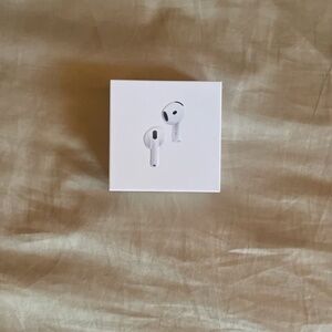 Air Pods 4 noise cancelling